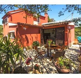 4 bedroom villa with pool in Maslinica, sleeps 8